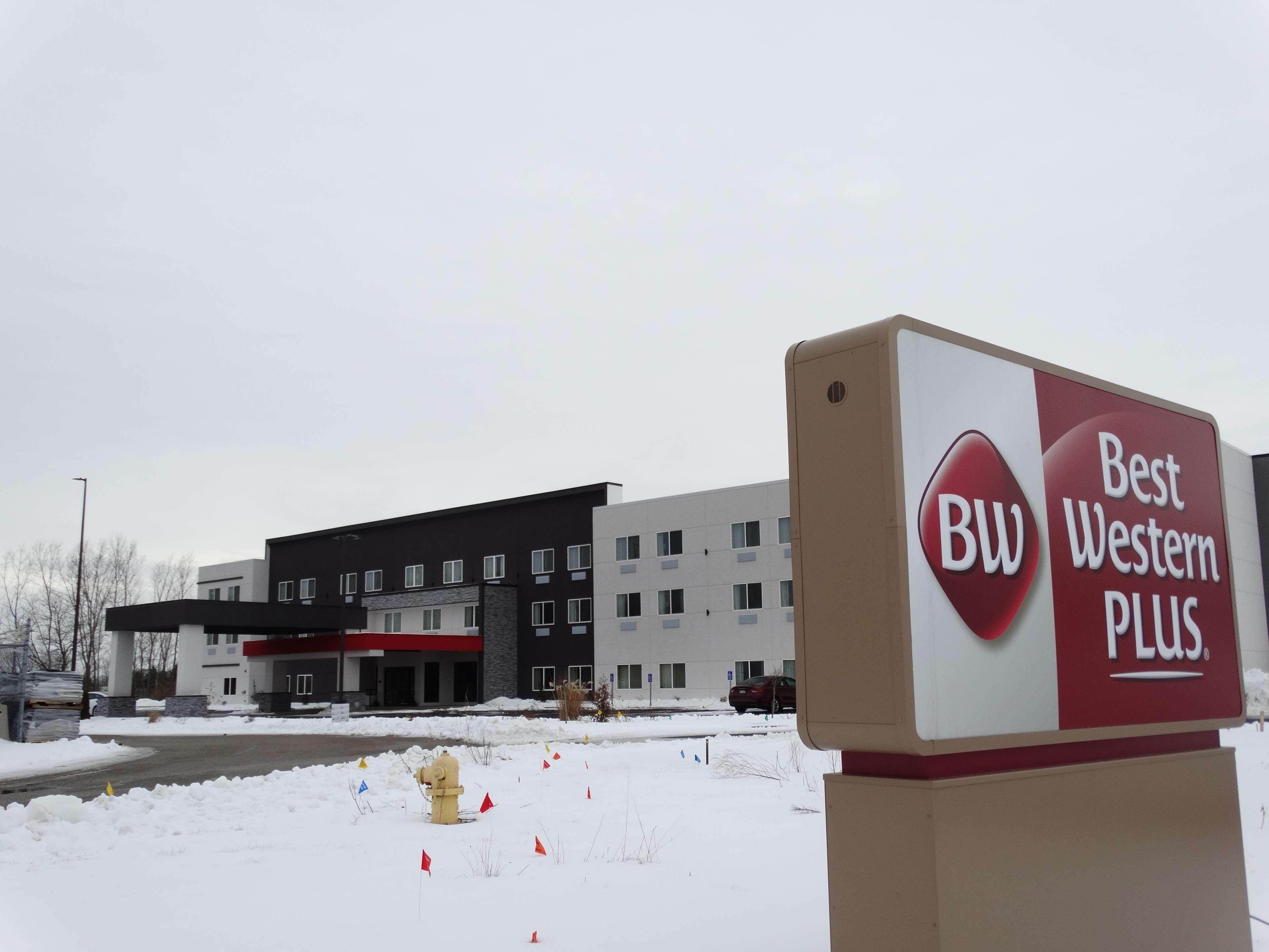 Best Western Plus Wayland Hotel Shelbyville Esterno foto