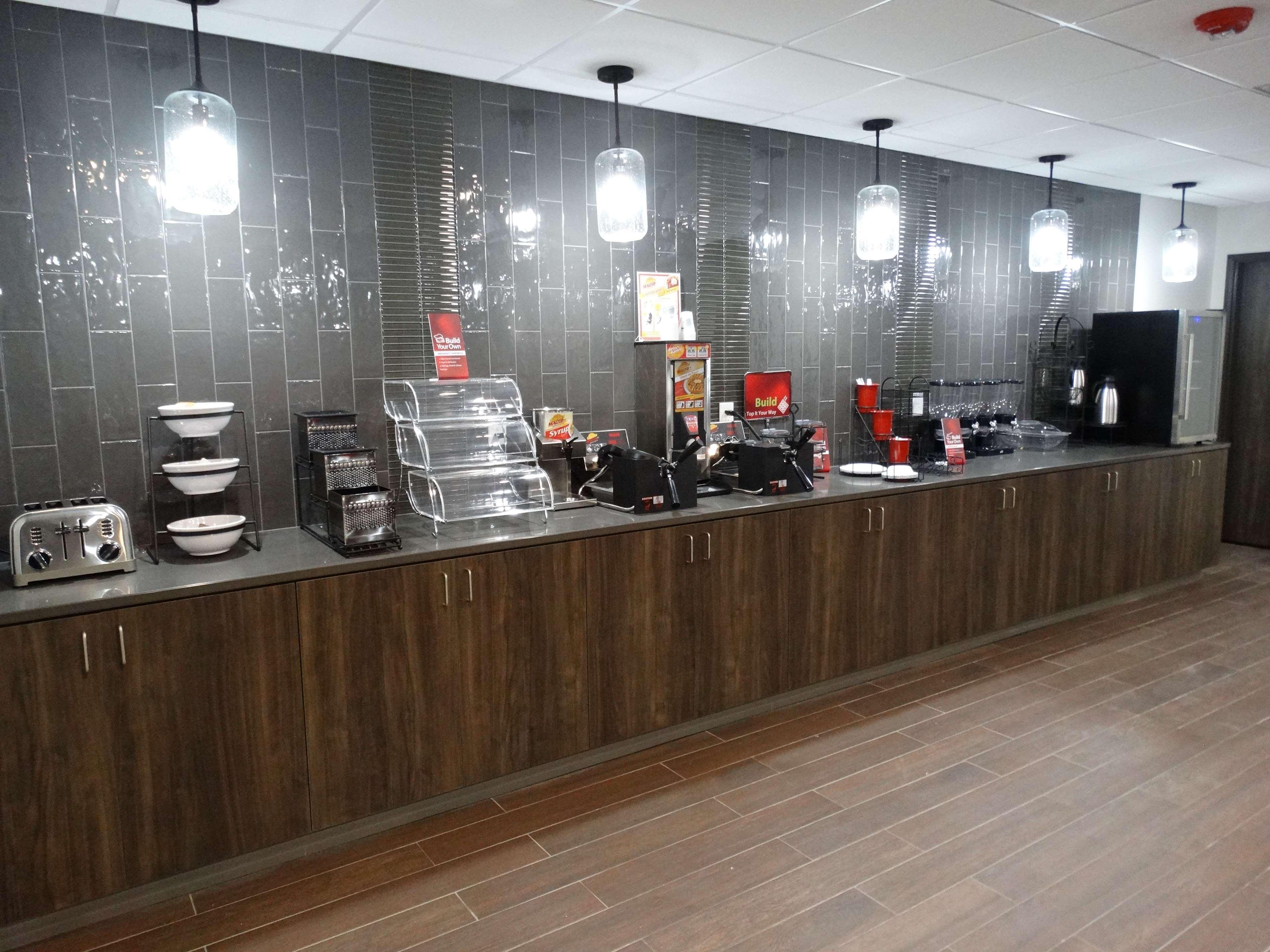 Best Western Plus Wayland Hotel Shelbyville Esterno foto